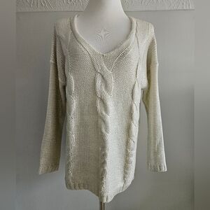 Thrill Finds | Silver/White Sweater